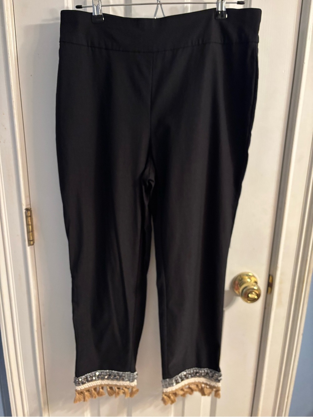 Chico's So Slimming ankle pants w/ tassel & beaded hem - size US M/8 (Chico’s 1) - Picture 3 of 9